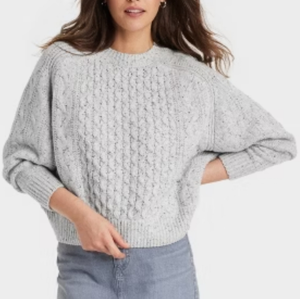 NWT Universal Thread Gray Loose Fit Sweater Size Small